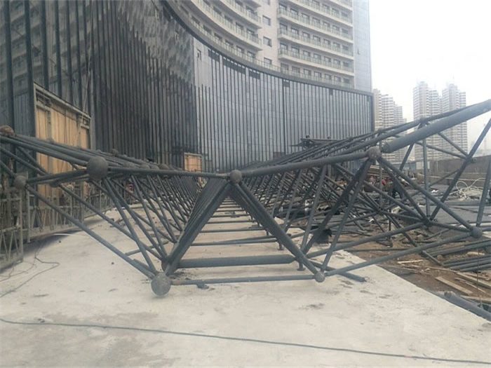 鞍山万豪酒店雨棚网架